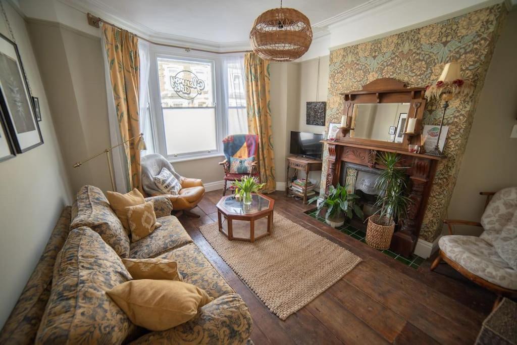 Glenroy Arts Gallery Meets Living Space Cardiff Ngoại thất bức ảnh