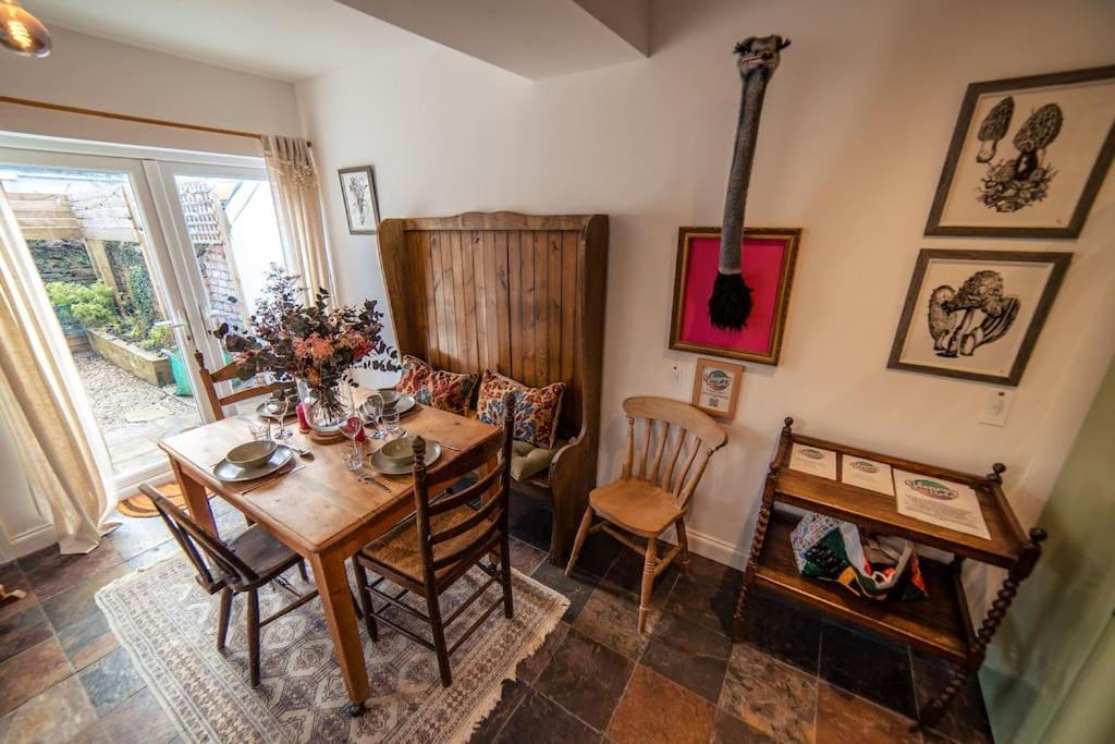 Glenroy Arts Gallery Meets Living Space Cardiff Ngoại thất bức ảnh