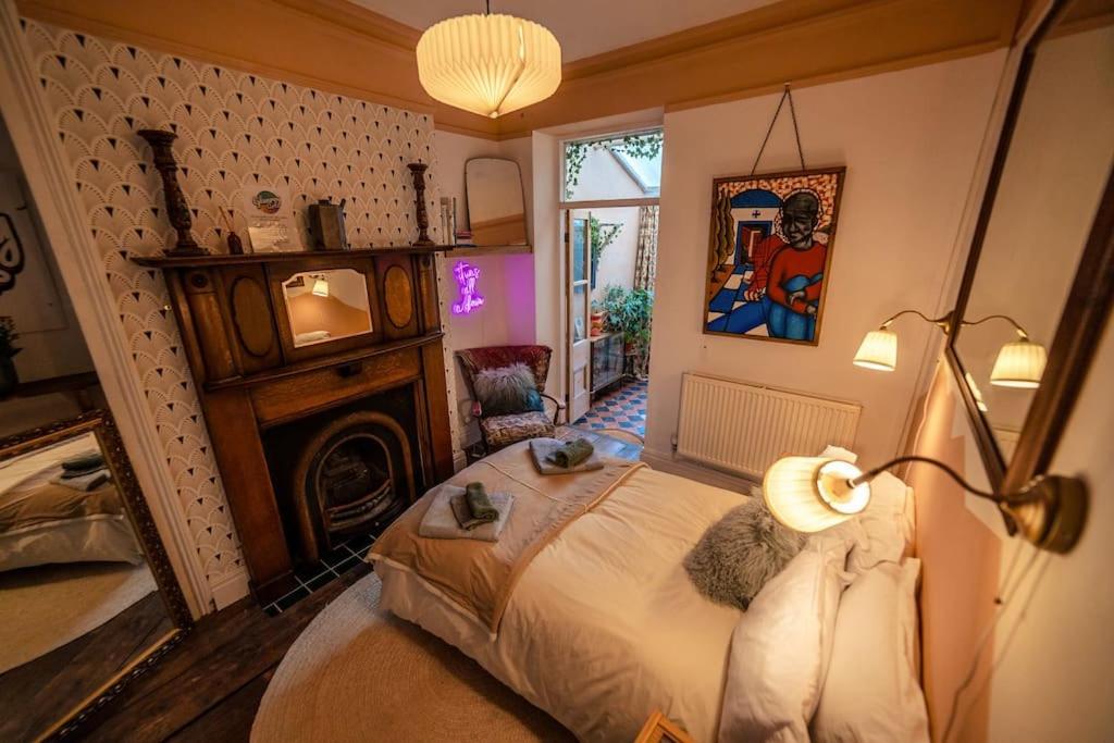 Glenroy Arts Gallery Meets Living Space Cardiff Ngoại thất bức ảnh